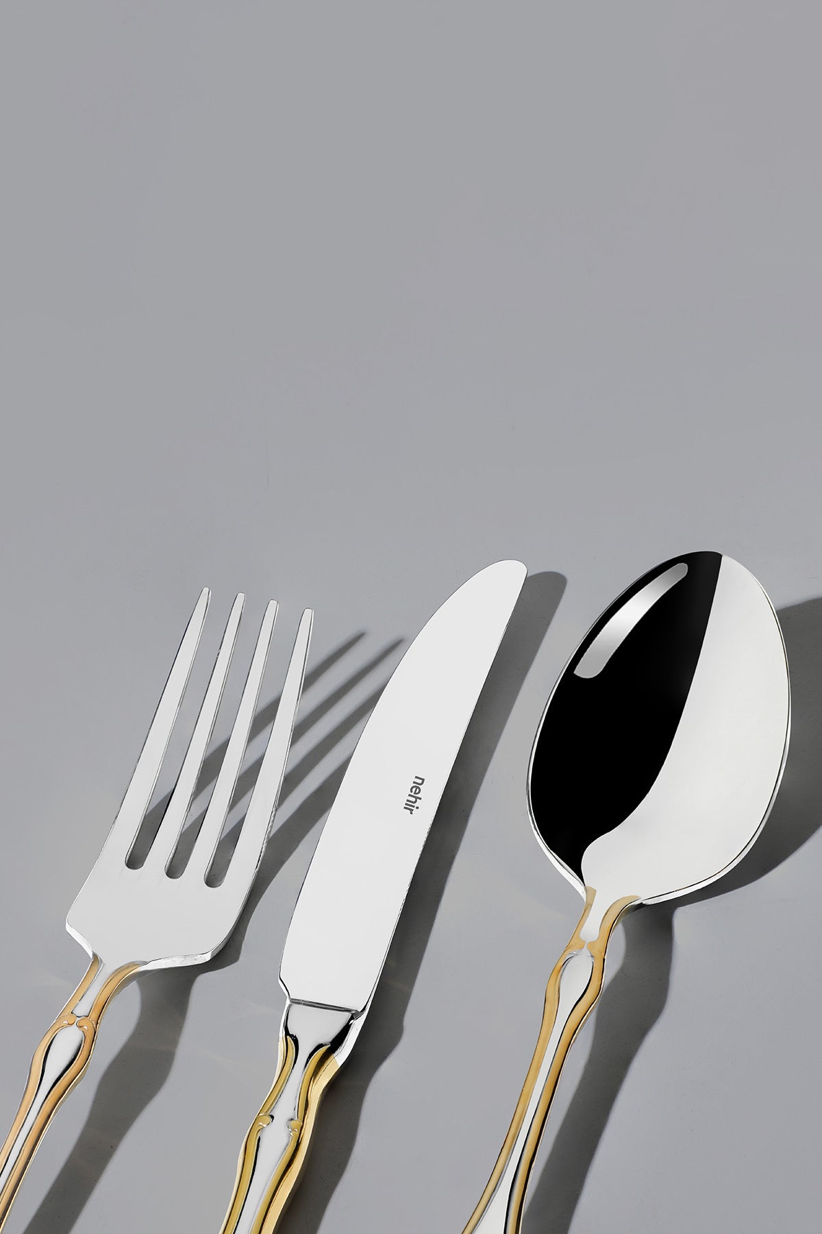 Adriana Gold Plain 12 Person 89 Piece Boxed Cutlery Set