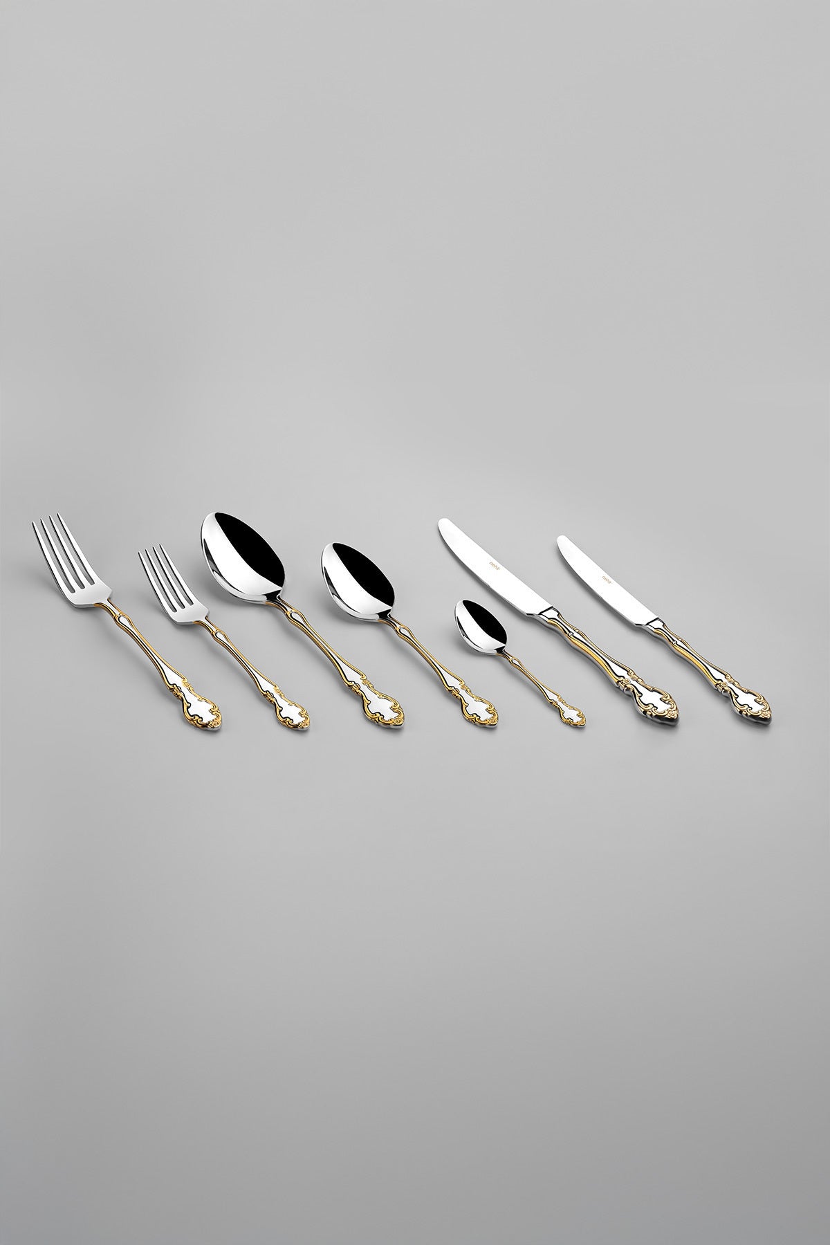 Adriana Gold Plain 12 Person 89 Piece Boxed Cutlery Set