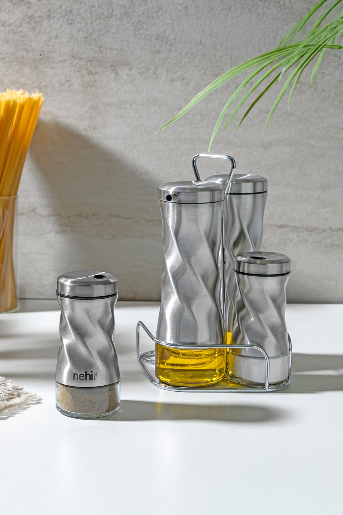 Burgulu Standlı 4 Parça Paslanmaz Çelik Yağdanlık ve Baharatlık Seti