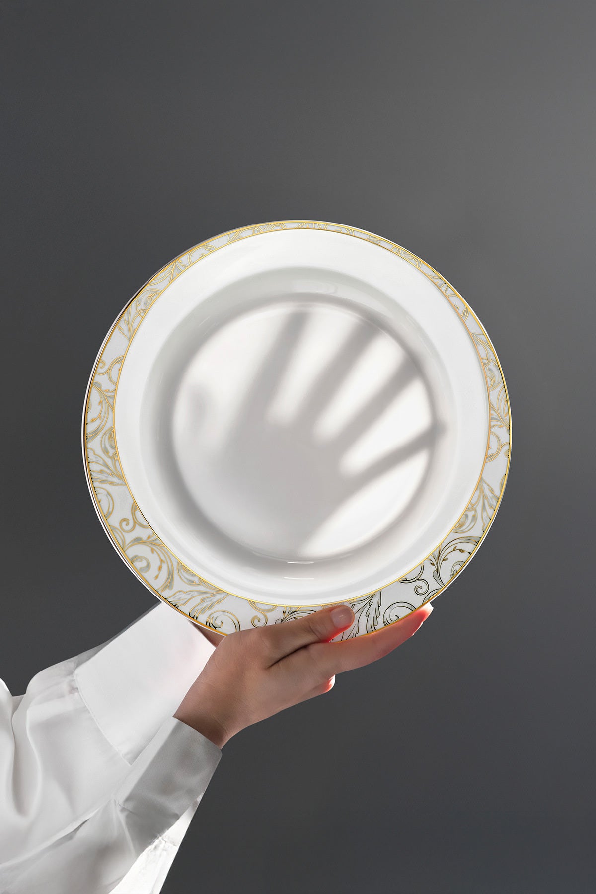 Carla Pearl 28-Piece Porcelain Dinner Set