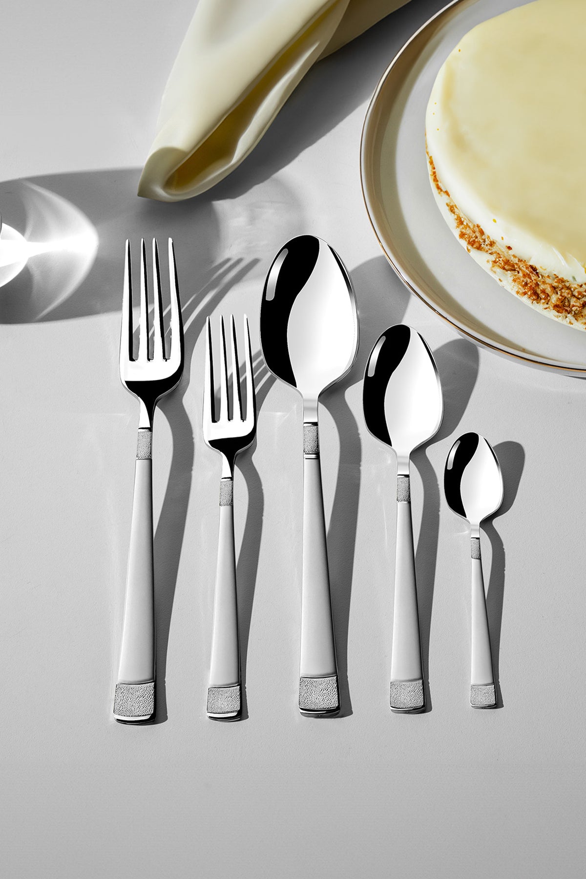 Dila Satin 30 Piece Boxed Cutlery Set for 6 People