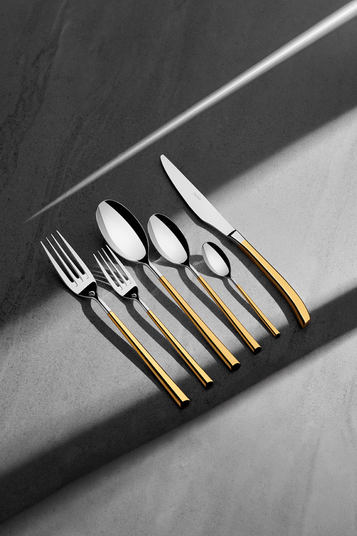 Elegance Gold Plain 12 Person 72 Piece Boxed Cutlery Set