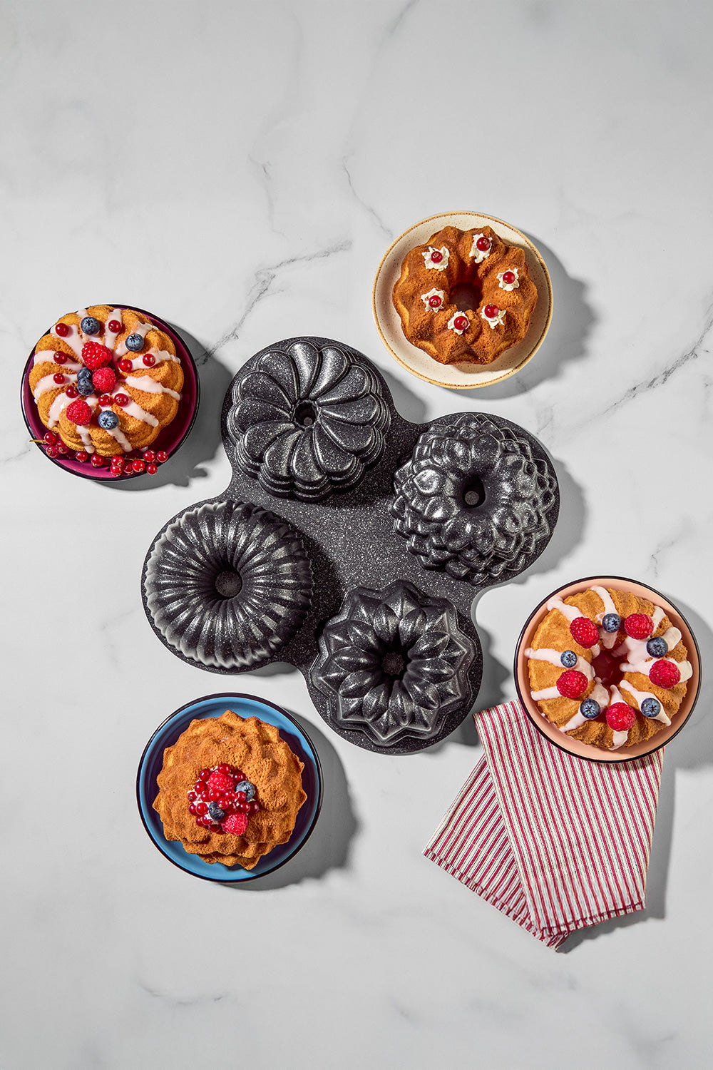 Elisa Siyah 4'lü Döküm Kek Kalıbı