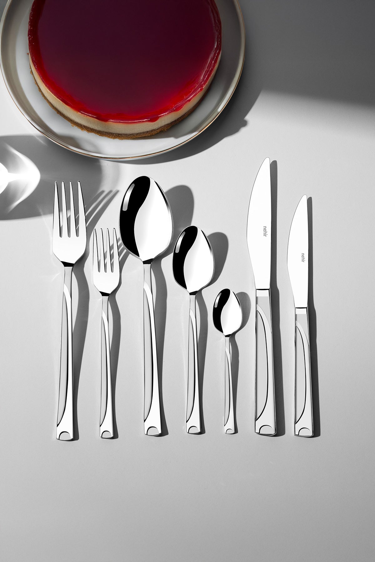 Fiesta Saten 12 Kişilik 84 Parça Deri Kutulu Çatal Kaşık Bıçak Takımı