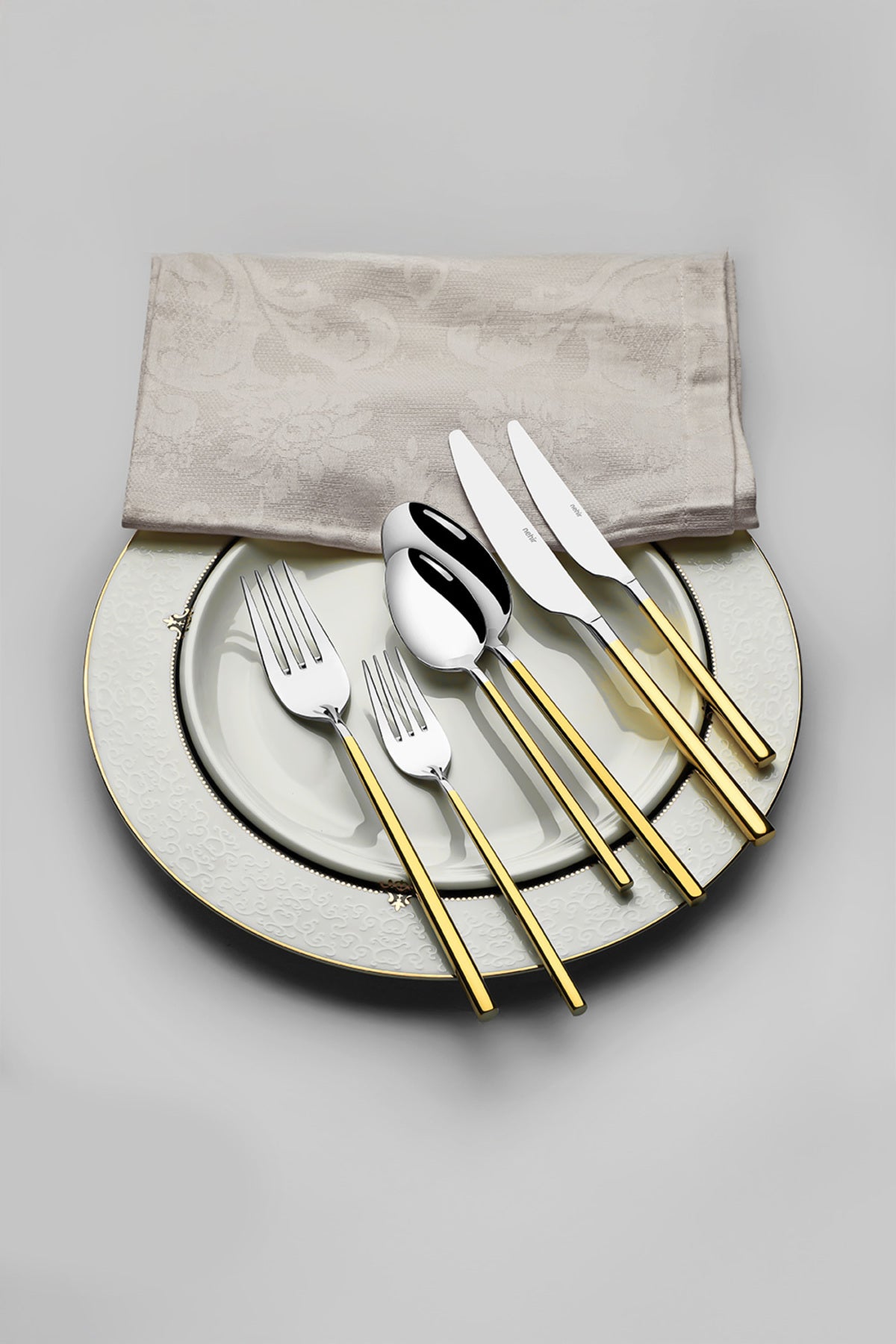 Gloria Altın Saten 12 Kişilik 84 Parça Deri Kutulu Çatal Kaşık Bıçak Takımı