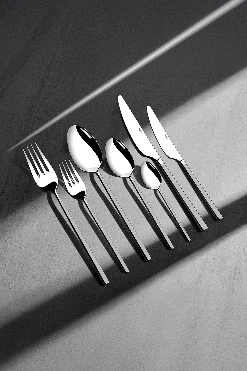 Gloria Satin 12-Person 84-Piece Cutlery Set in Leather Box