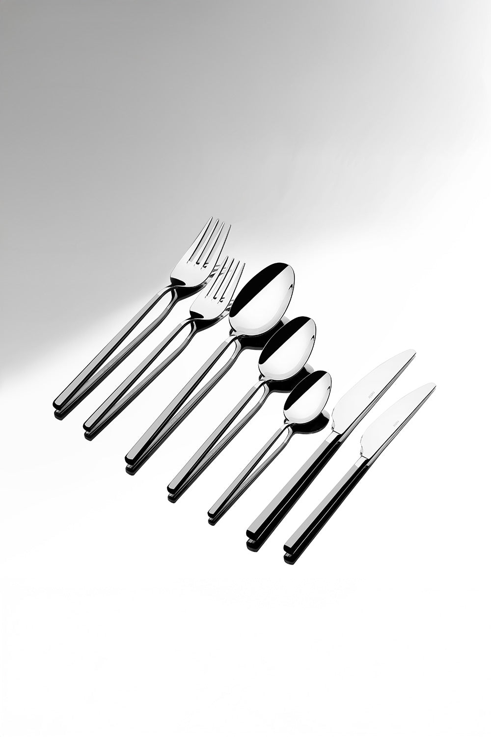 Gloria Satin 12-Person 84-Piece Cutlery Set in Leather Box