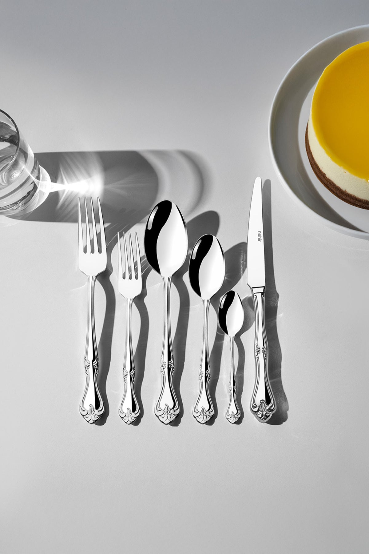 Lalezar Plain 12 Person 72 Piece Cutlery Set with Leather Box