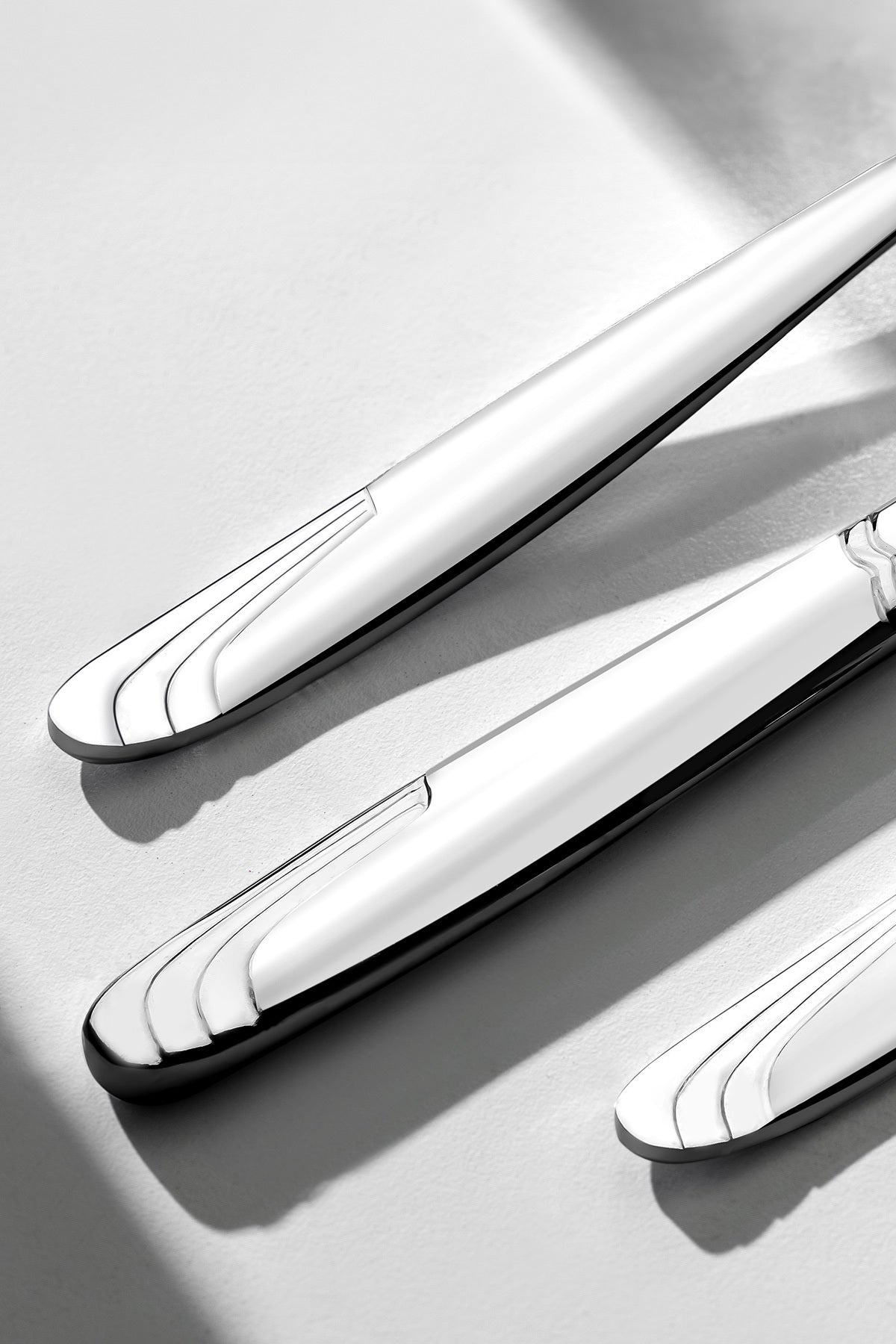 Lizbon Plain 12 Person 89 Piece Boxed Cutlery Set