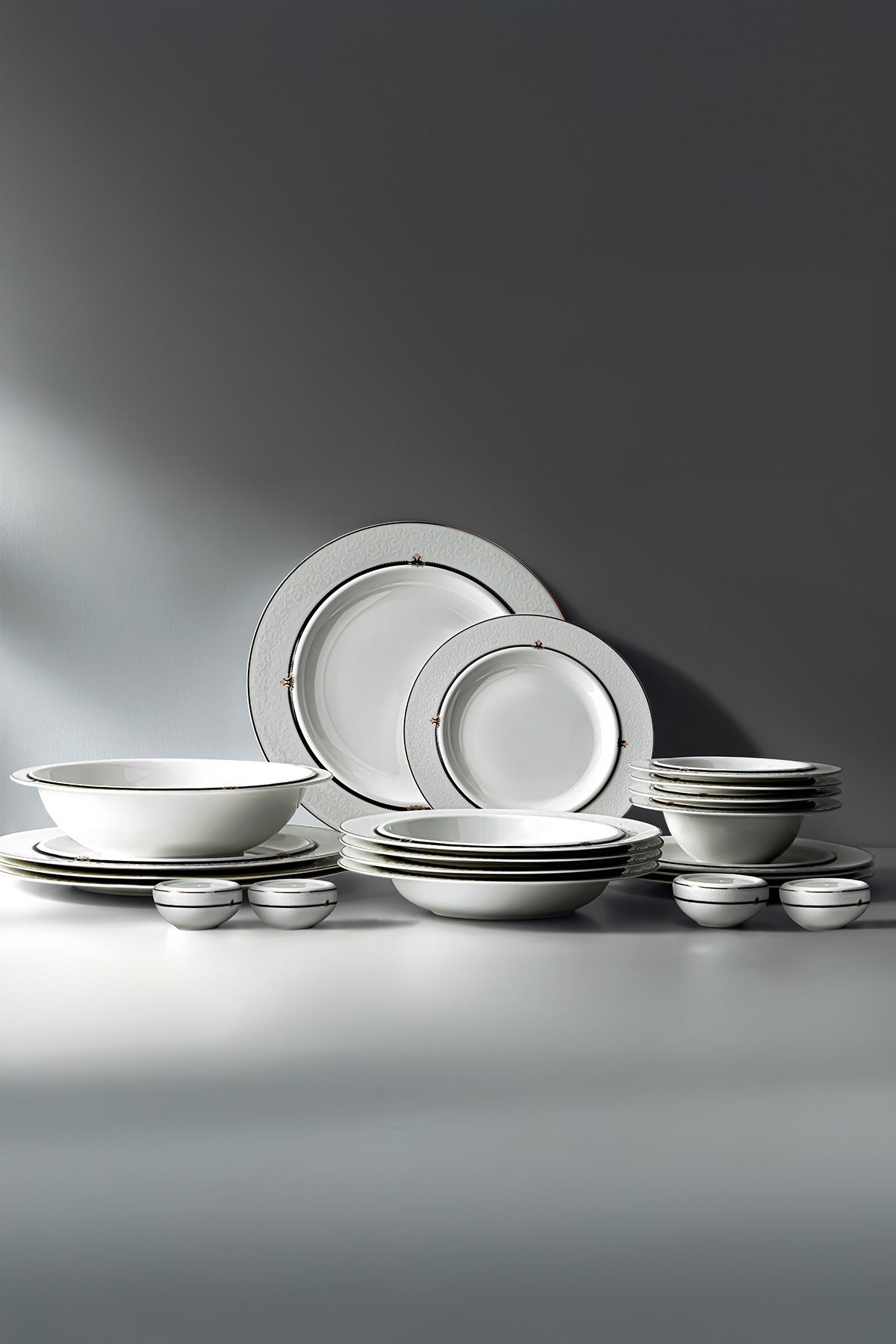 Margaret Black Dream 57-Piece Porcelain Dinner Set