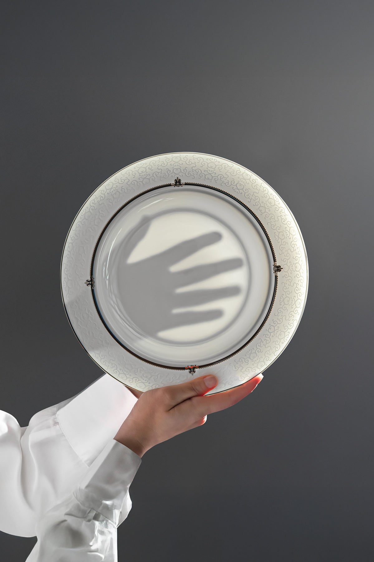 Margaret Black Dream 57-Piece Porcelain Dinner Set