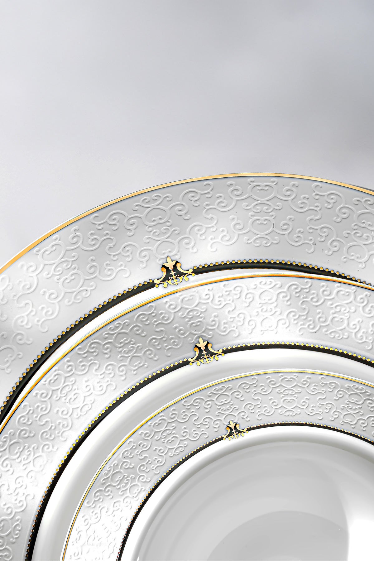 Margaret Black Dream 57-Piece Porcelain Dinner Set