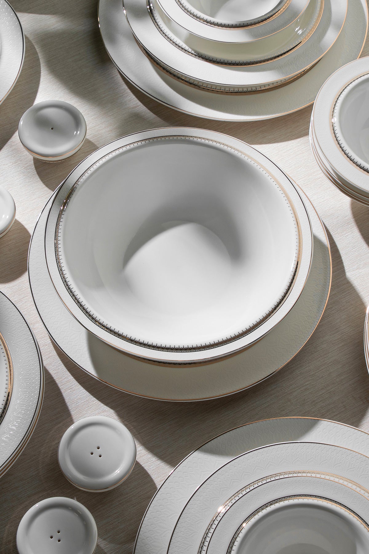 Margaret Lisa 57-Piece Porcelain Dinner Set