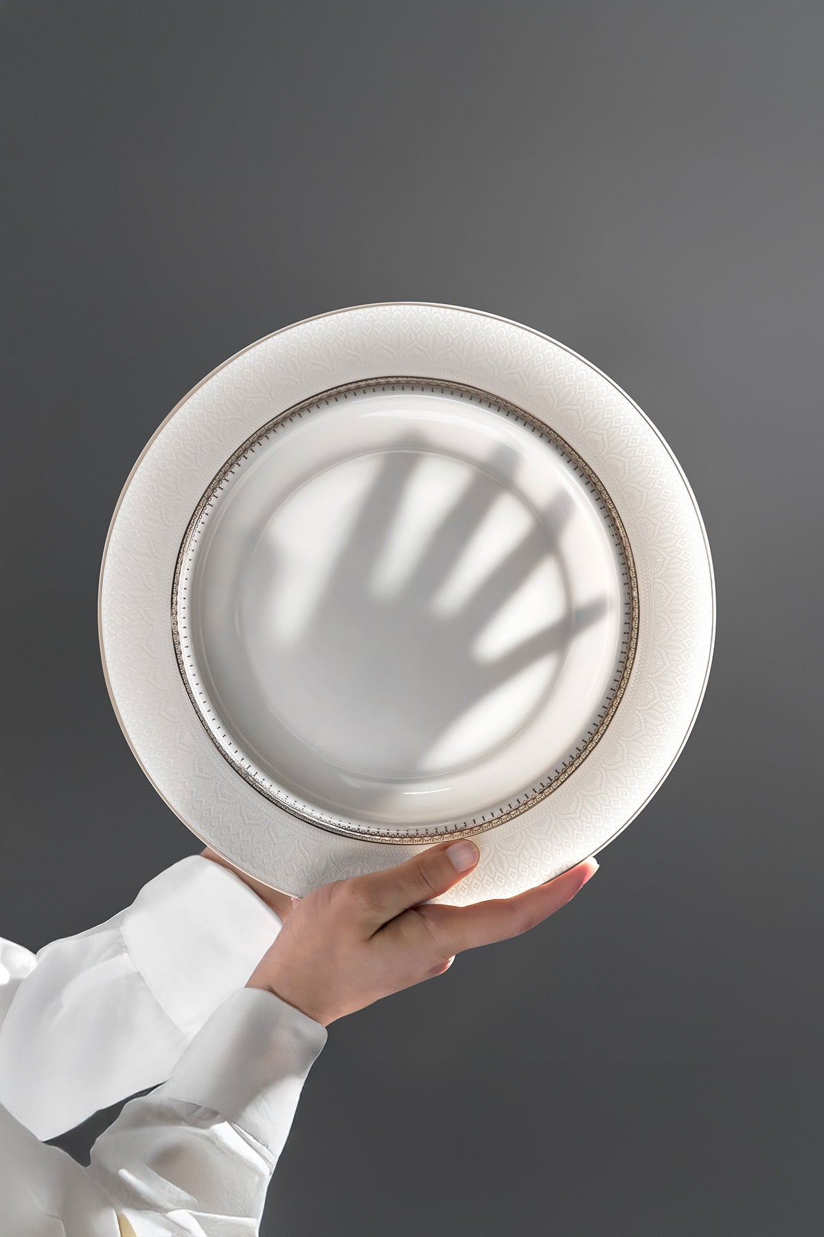 Margaret Lisa 57-Piece Porcelain Dinner Set