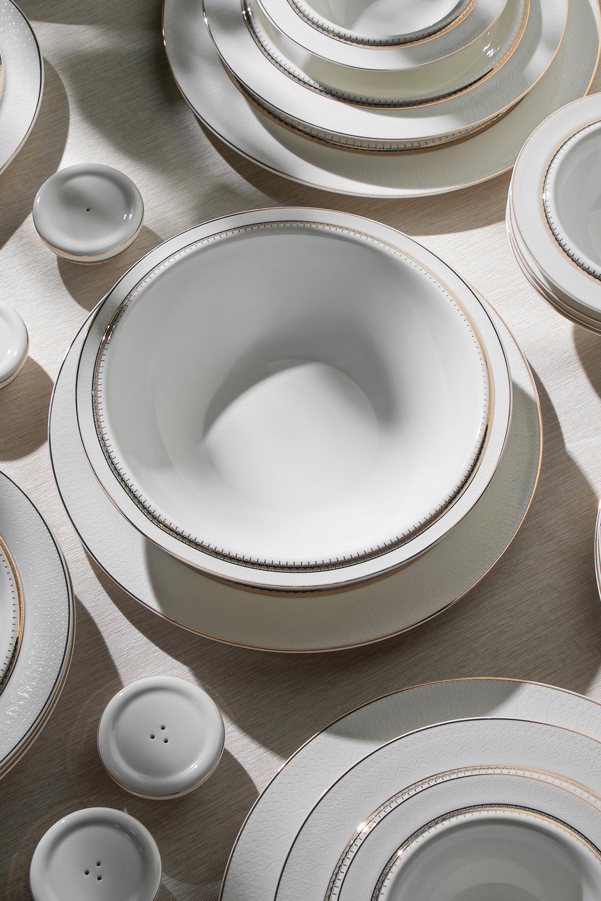 Margaret Lisa 57-Piece Porcelain Dinner Set