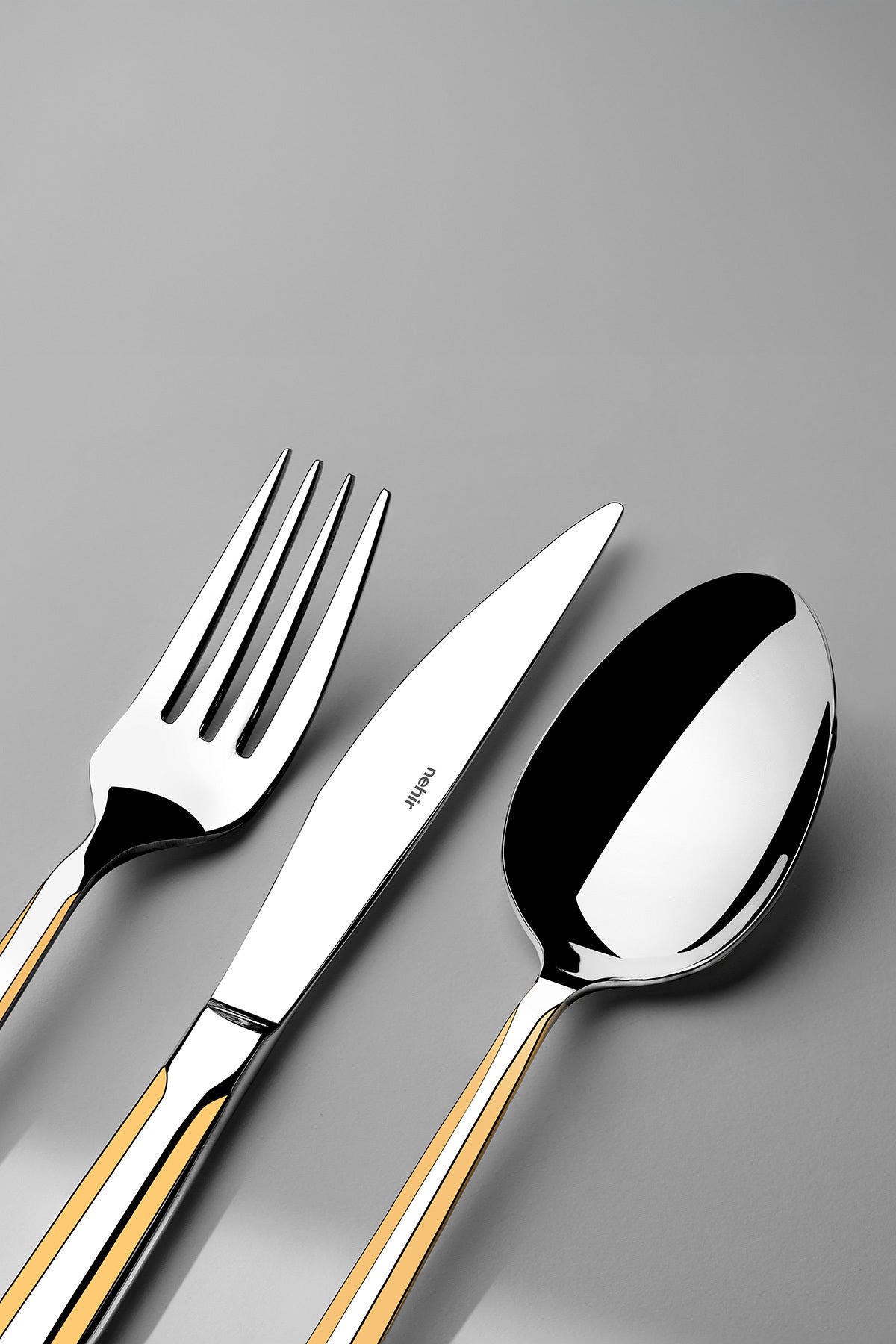 Milano Gold Plain 12 Person 89 Piece Boxed Cutlery Set