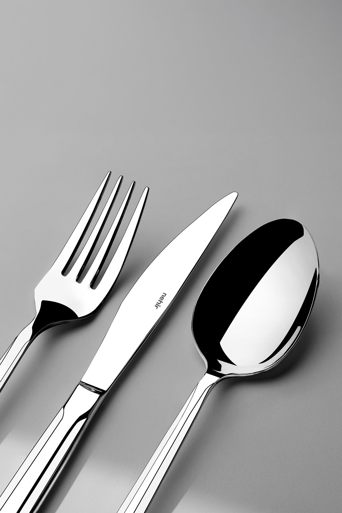 Milano Plain 36 Piece Boxed Cutlery Set for 6 People