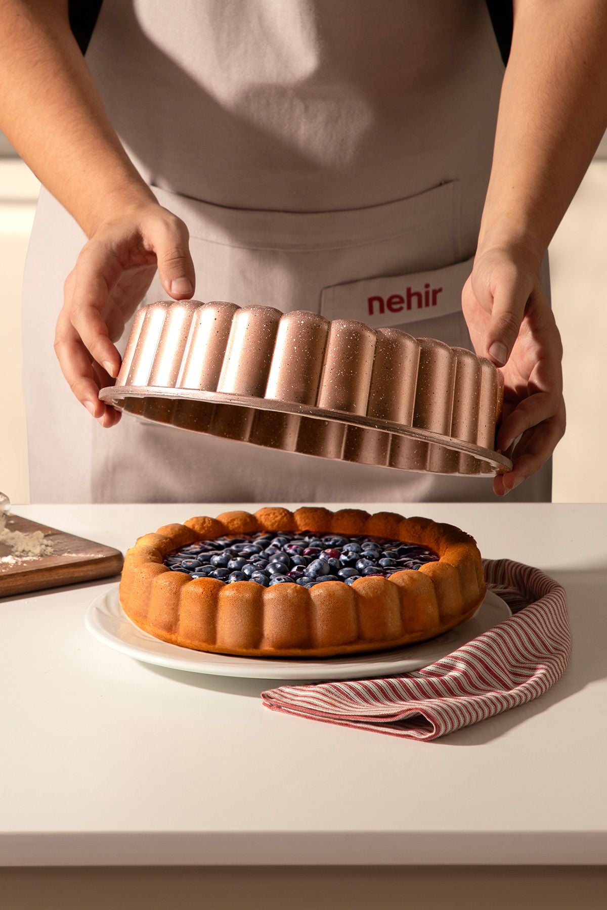 Daisy Rose Gold Casting Tart Mold 26 cm