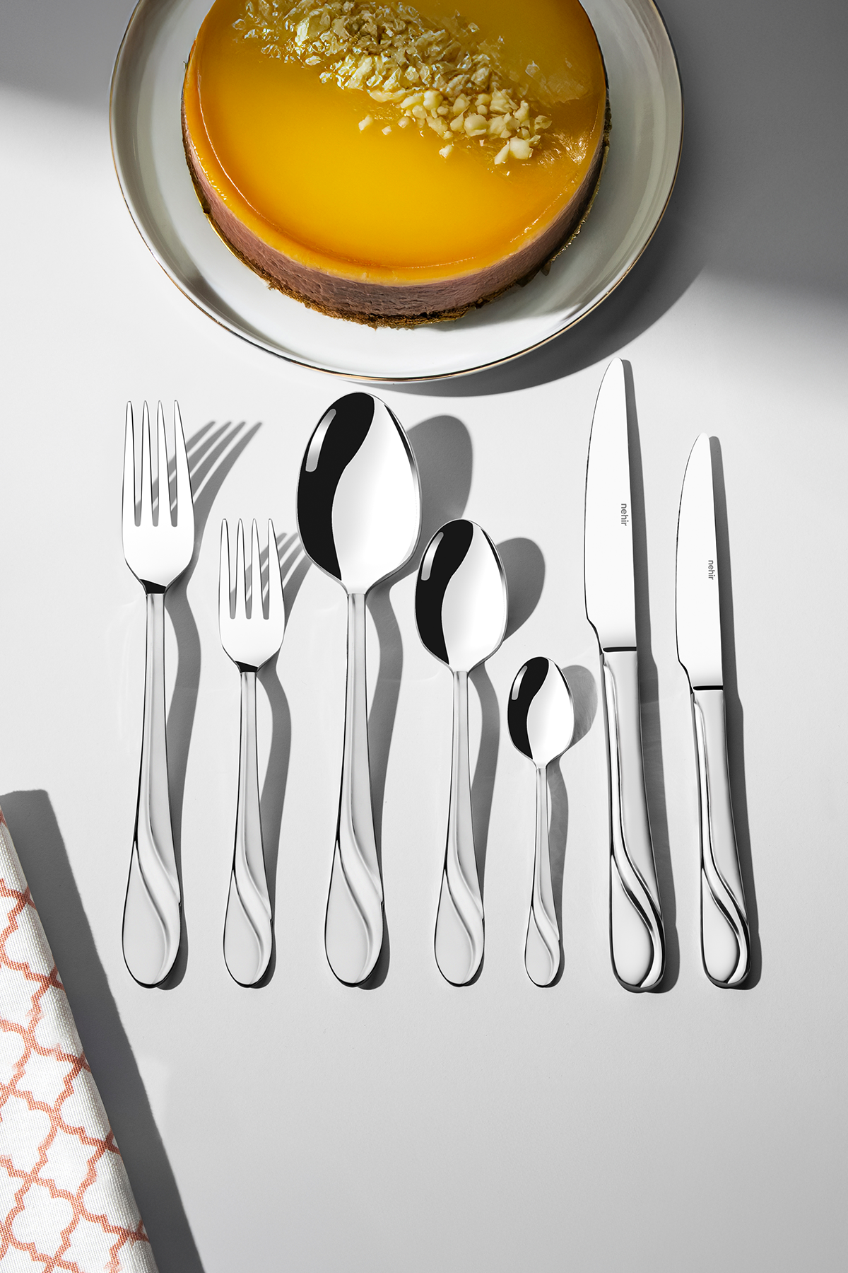 Safir Saten 12 Kişilik 84 Parça Deri Kutulu Çatal Kaşık Bıçak Takımı