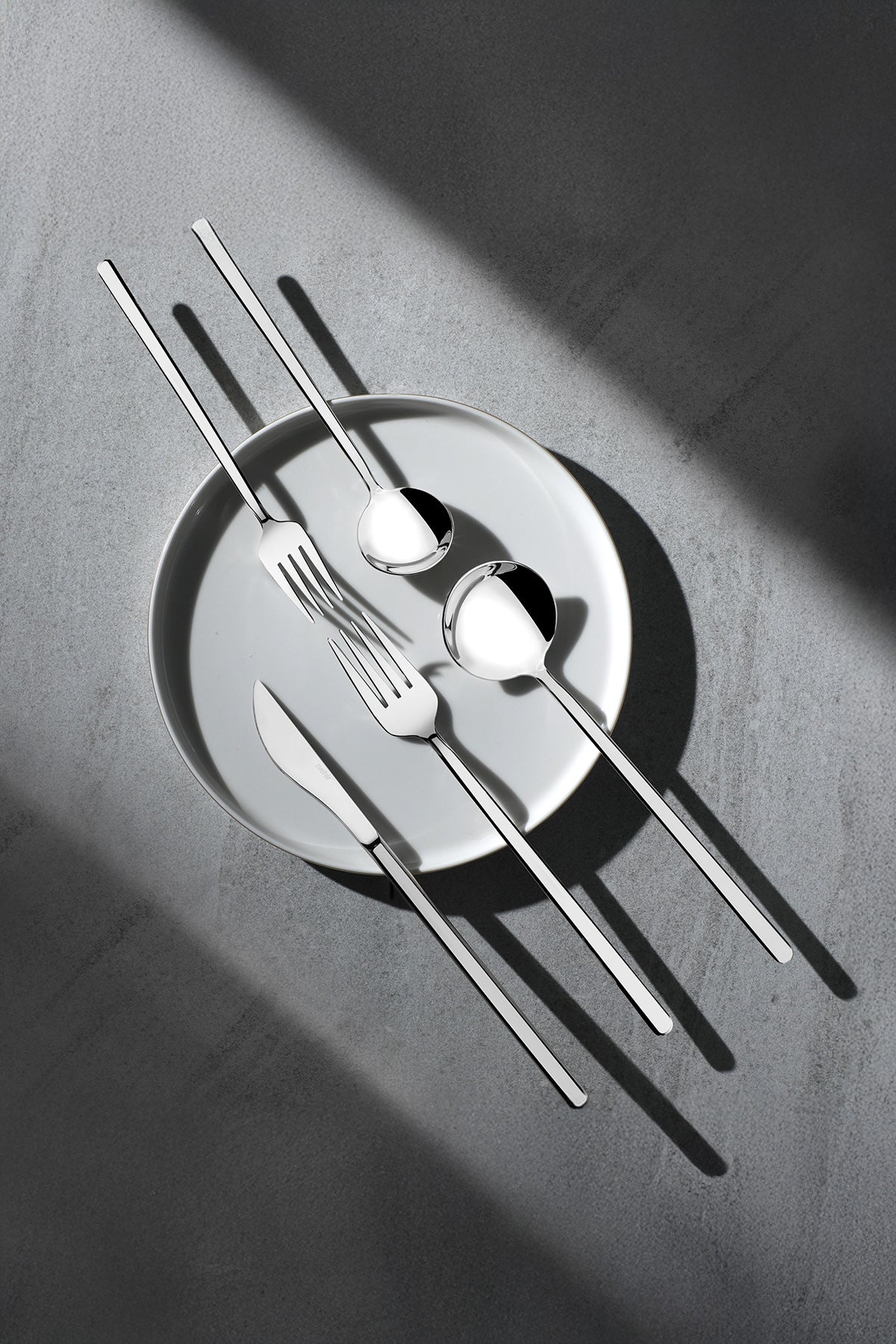 Sofia Plain 12 Person 89 Piece Cutlery Set with Leather Box