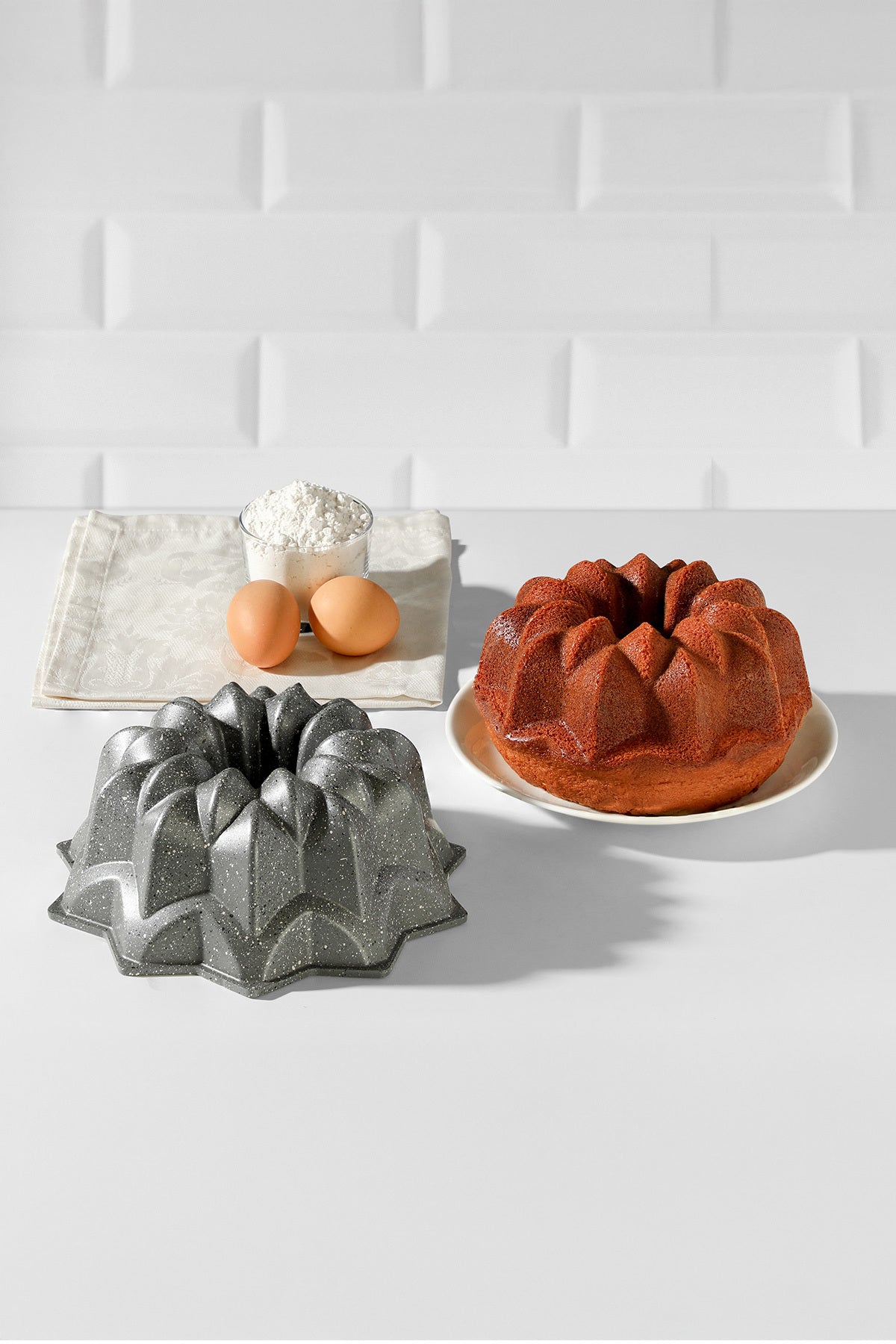 Steve Gri Döküm Kek Kalıbı 24.5 Cm