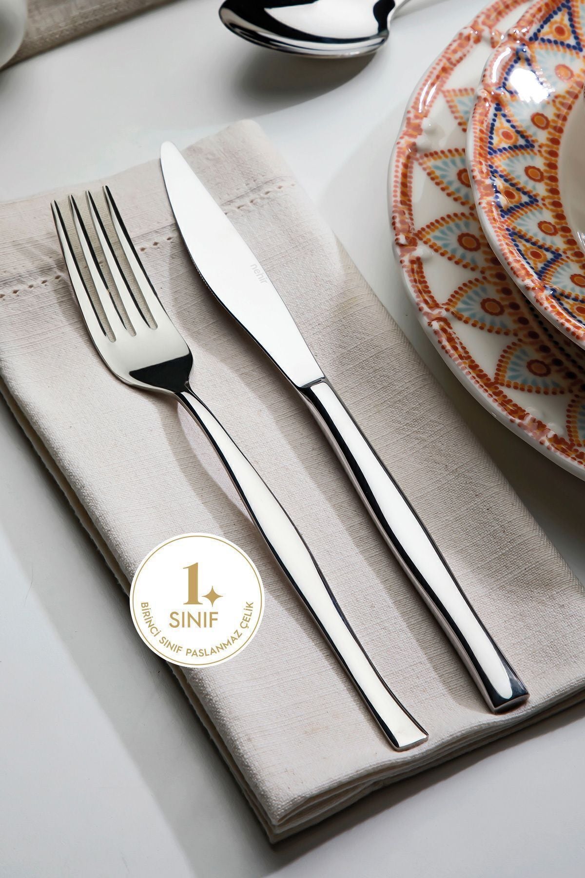 Elegant Simple 12 Person 89 Piece Cutlery Set with Leather Box