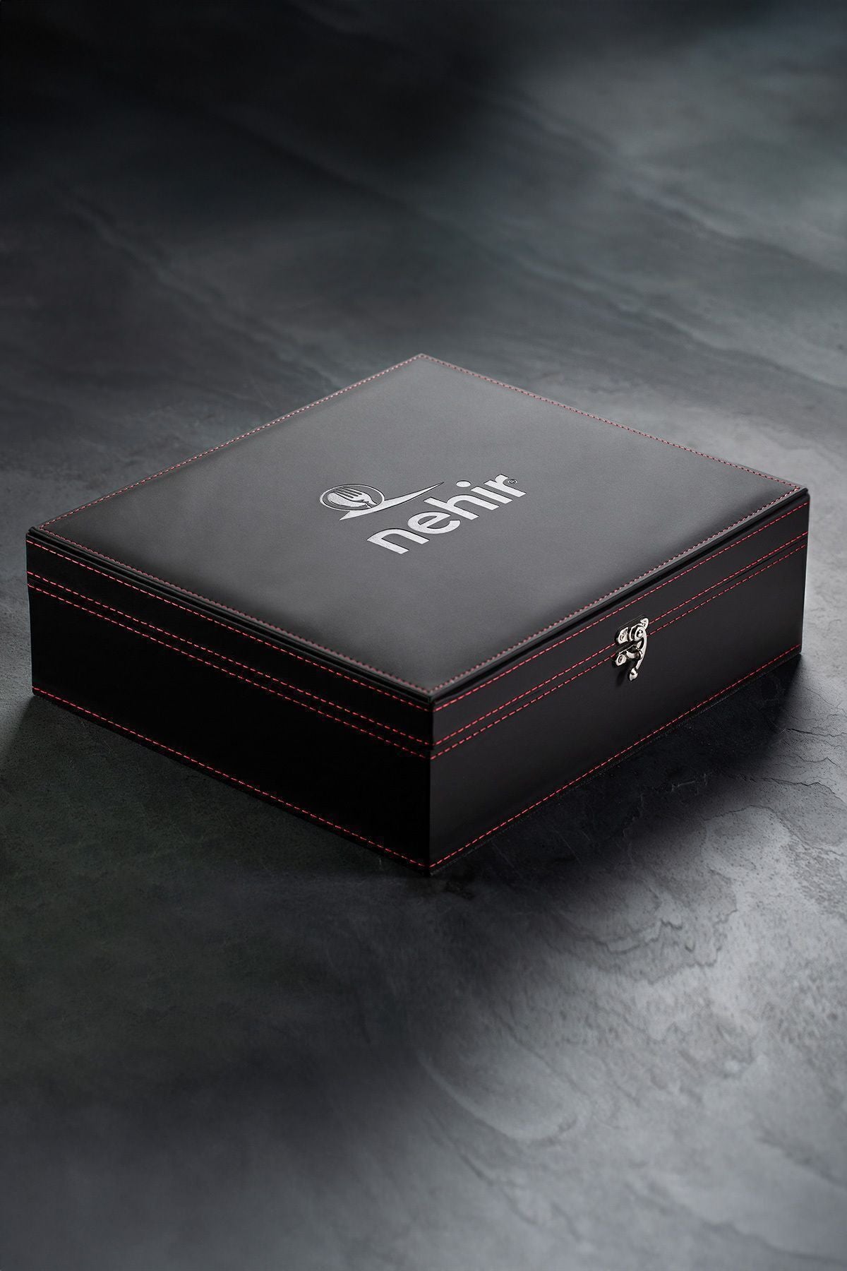 Elegant Simple 12 Person 89 Piece Cutlery Set with Leather Box